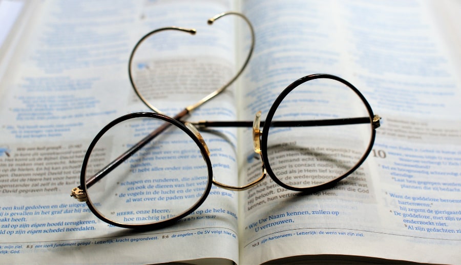 Oude bril doneren - Bos Optiek - Opticien te Den Haag - Online brillen  passen - Zonnebrillen.